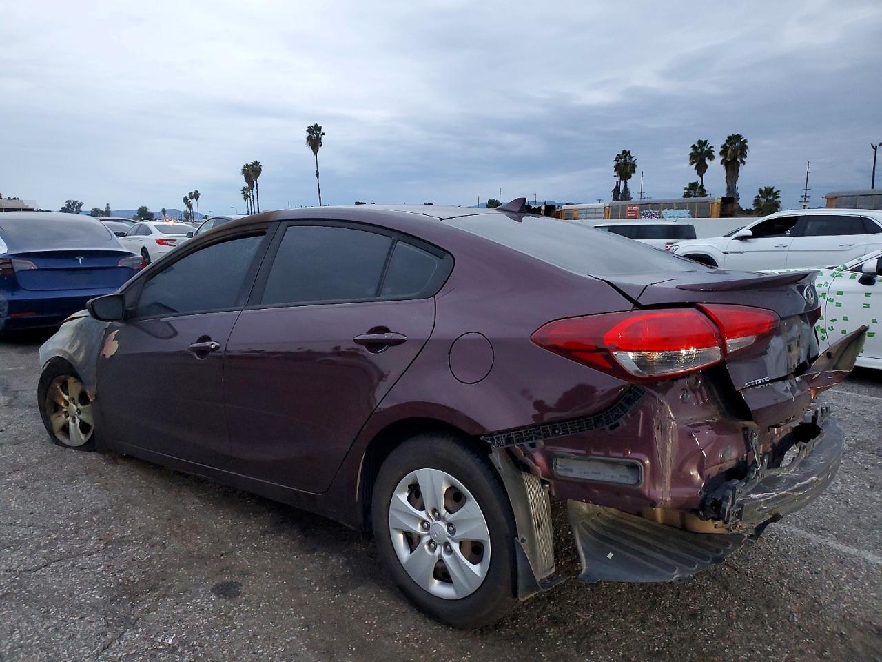 2017 KIA FORTE LX photo 2