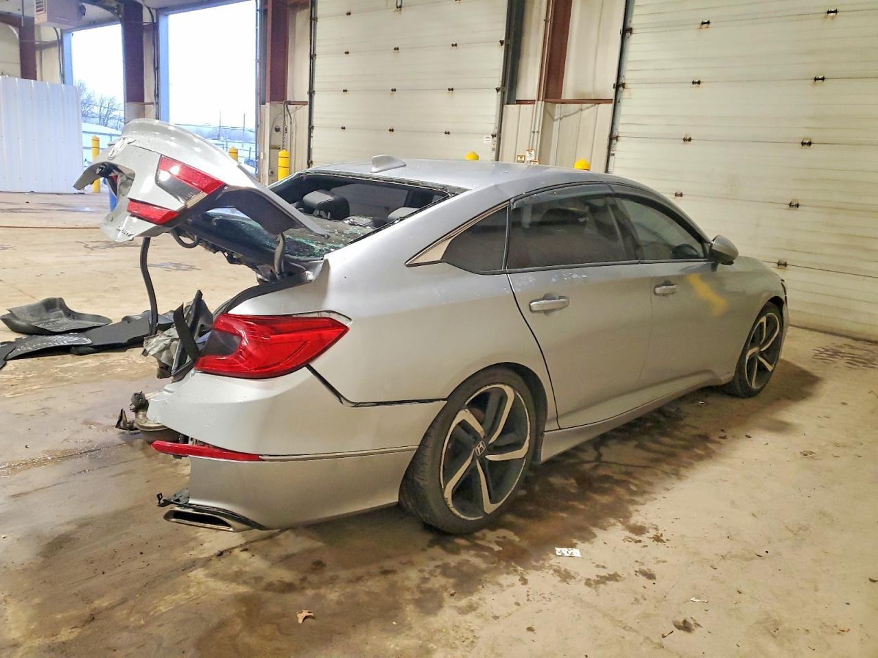 2018 HONDA ACCORD SPORT photo 3