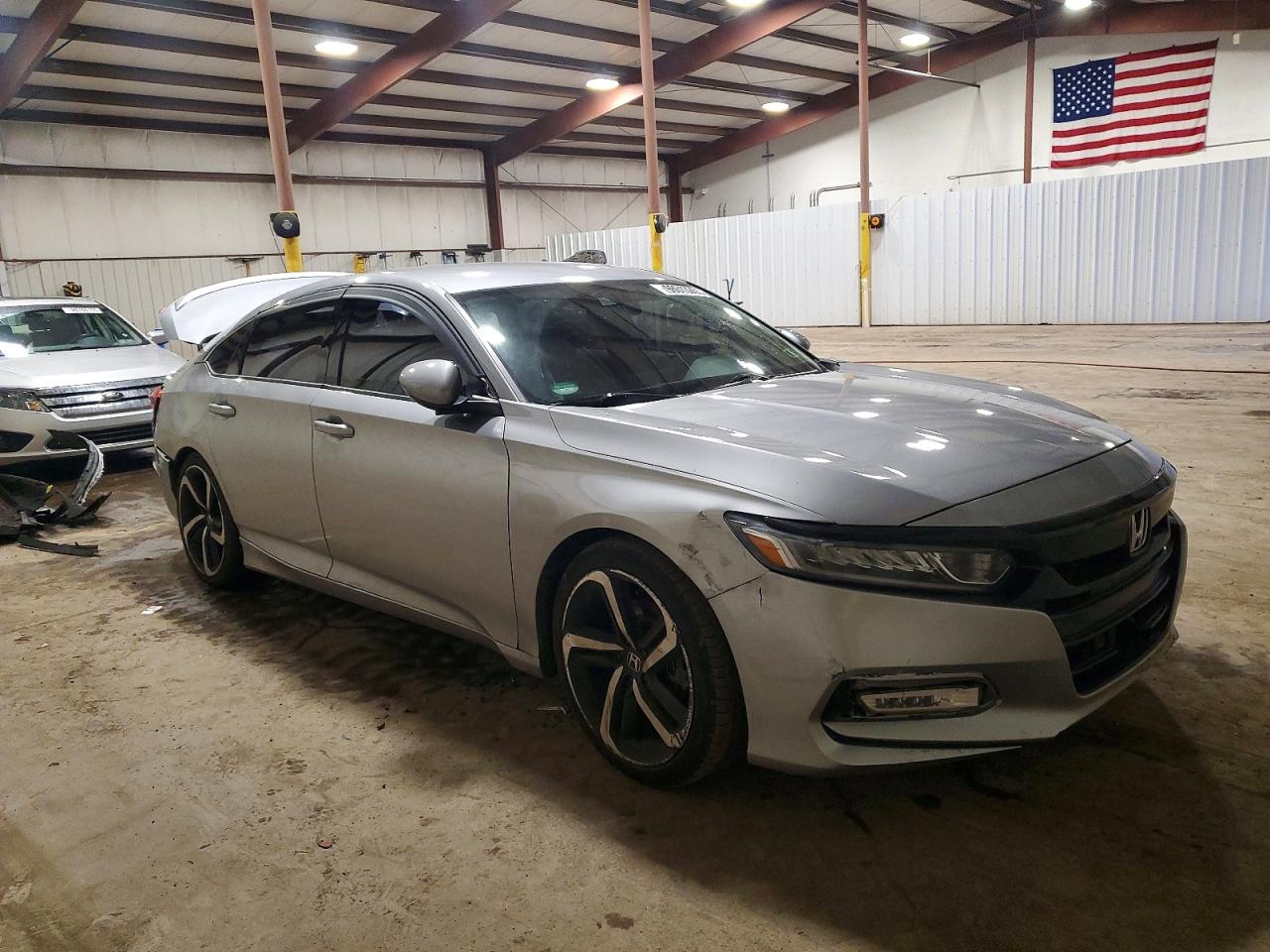 2018 HONDA ACCORD SPORT photo 4