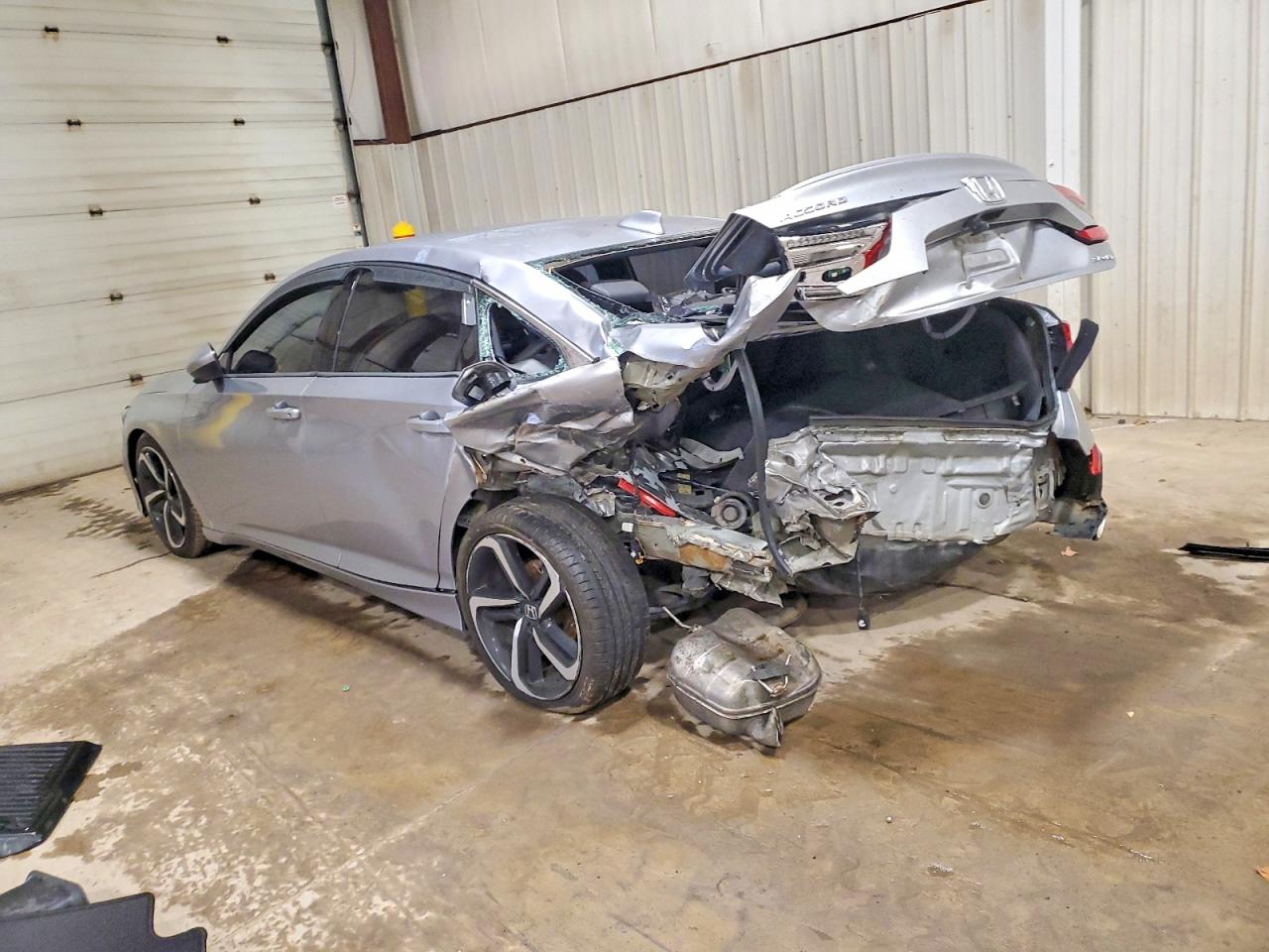 2018 HONDA ACCORD SPORT photo 2