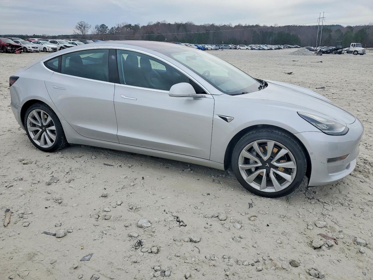 2018 TESLA MODEL 3 photo 4