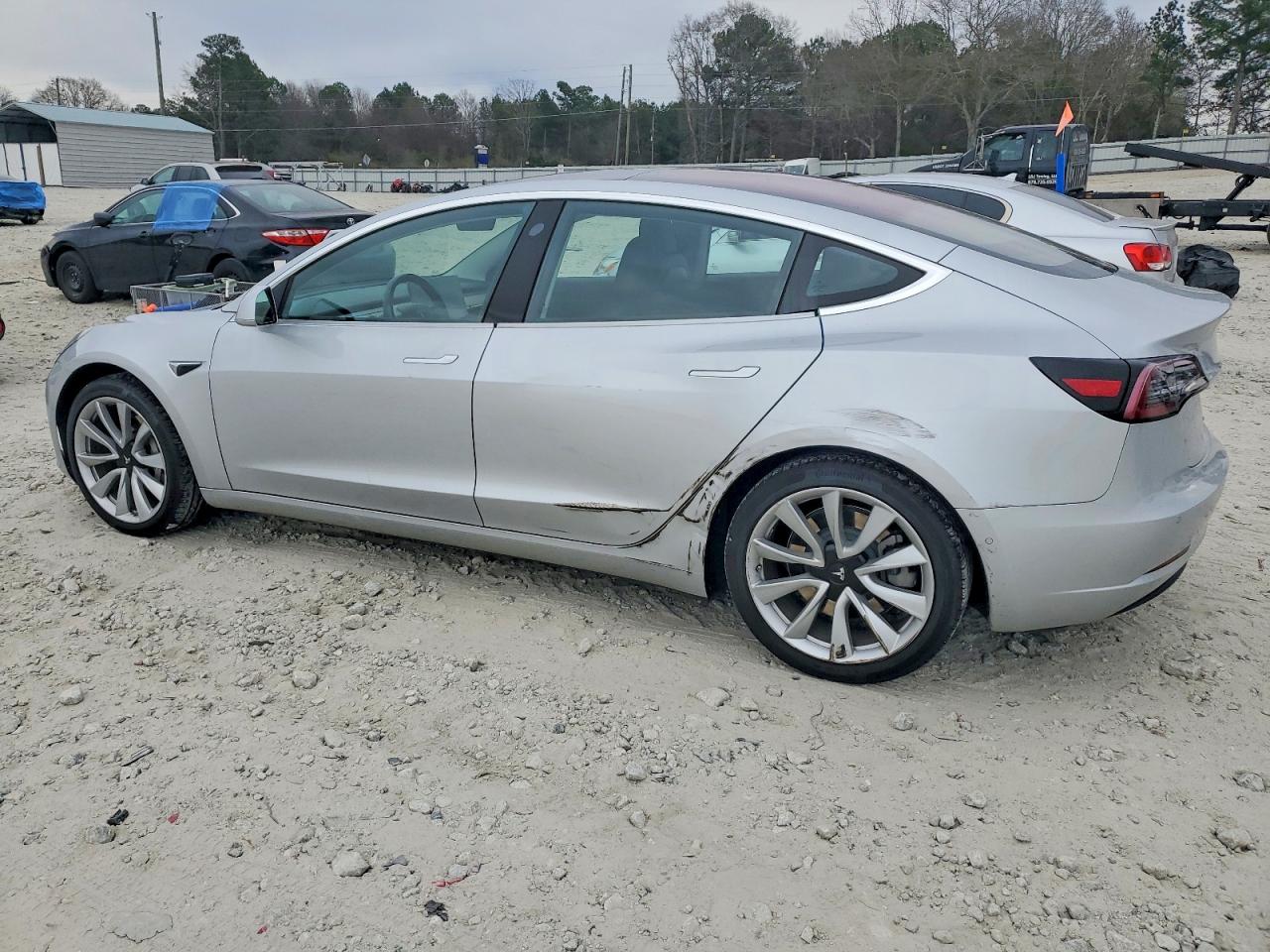 2018 TESLA MODEL 3 photo 2