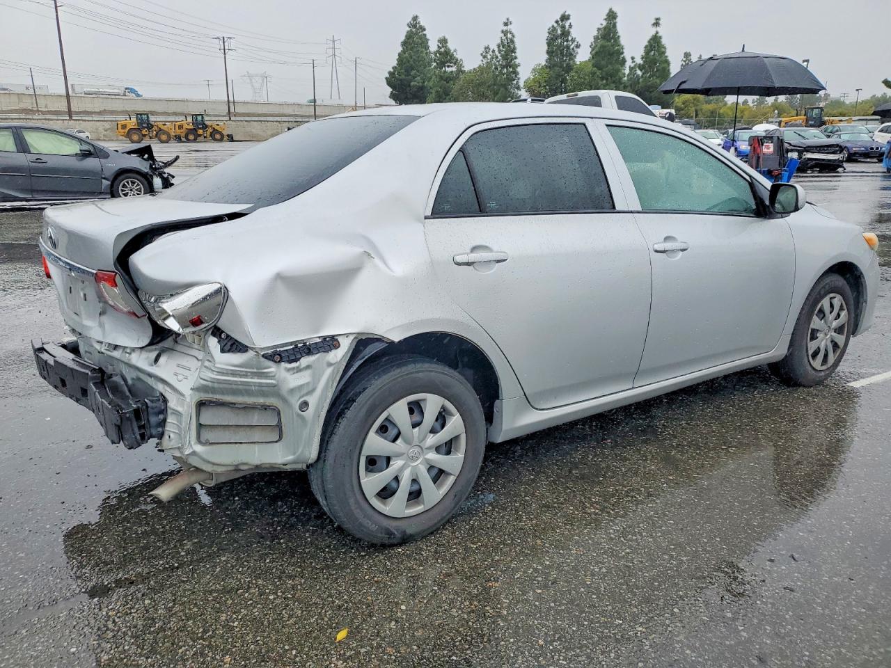 2013 TOYOTA COROLLA BASE photo 5