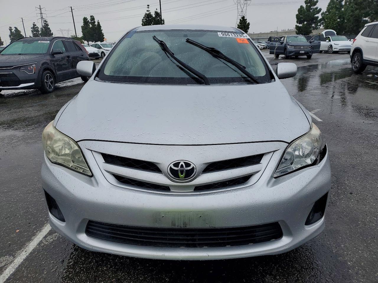 2013 TOYOTA COROLLA BASE photo 9