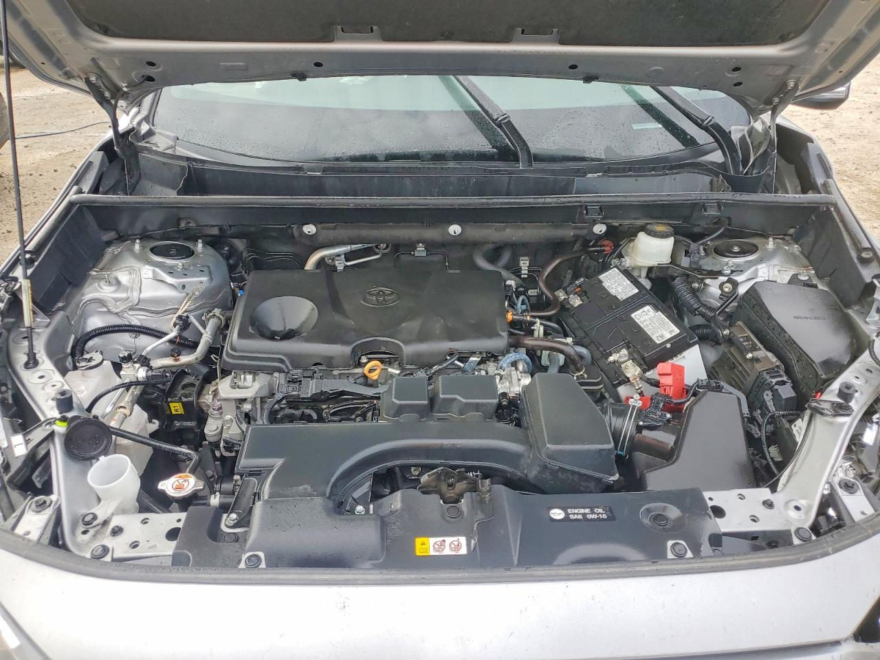 2024 TOYOTA RAV4 XLE photo 12