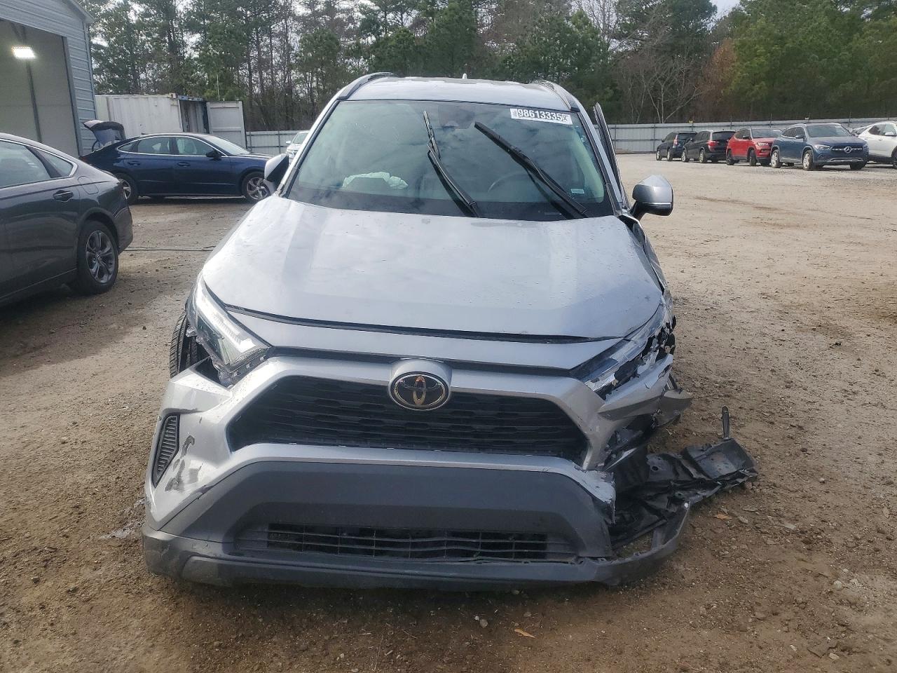 2024 TOYOTA RAV4 XLE photo 5