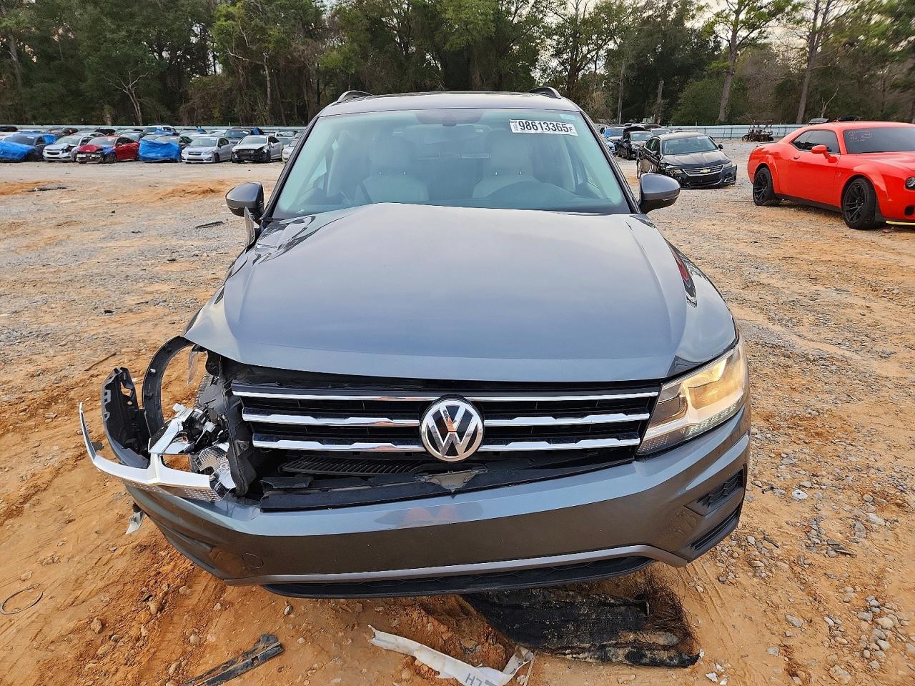 2020 VOLKSWAGEN TIGUAN SE photo 5