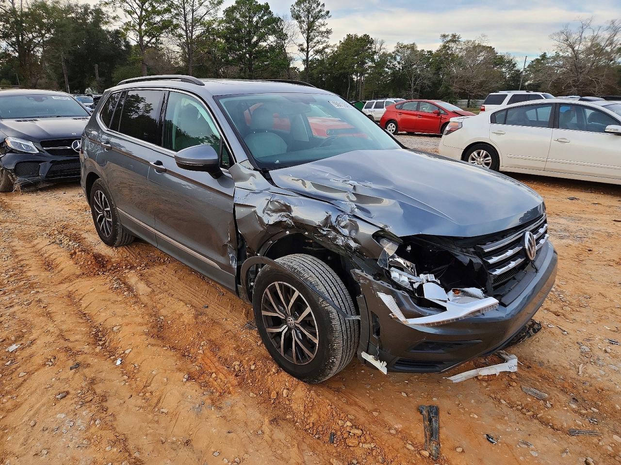 2020 VOLKSWAGEN TIGUAN SE photo 4