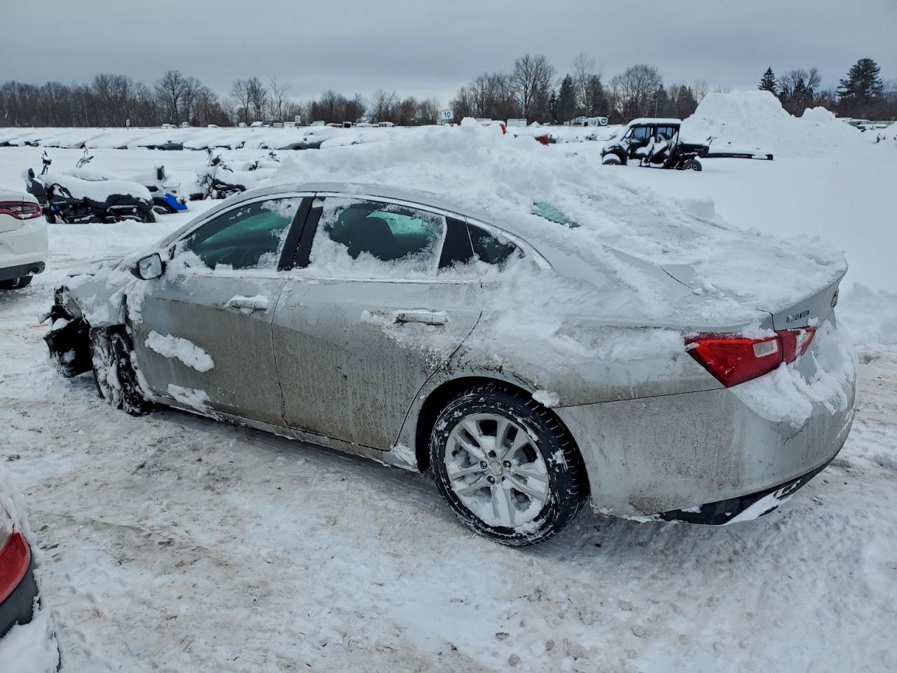 2018 CHEVROLET MALIBU LT photo 2