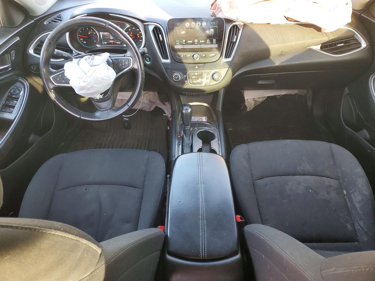 2016 CHEVROLET MALIBU LT photo 8