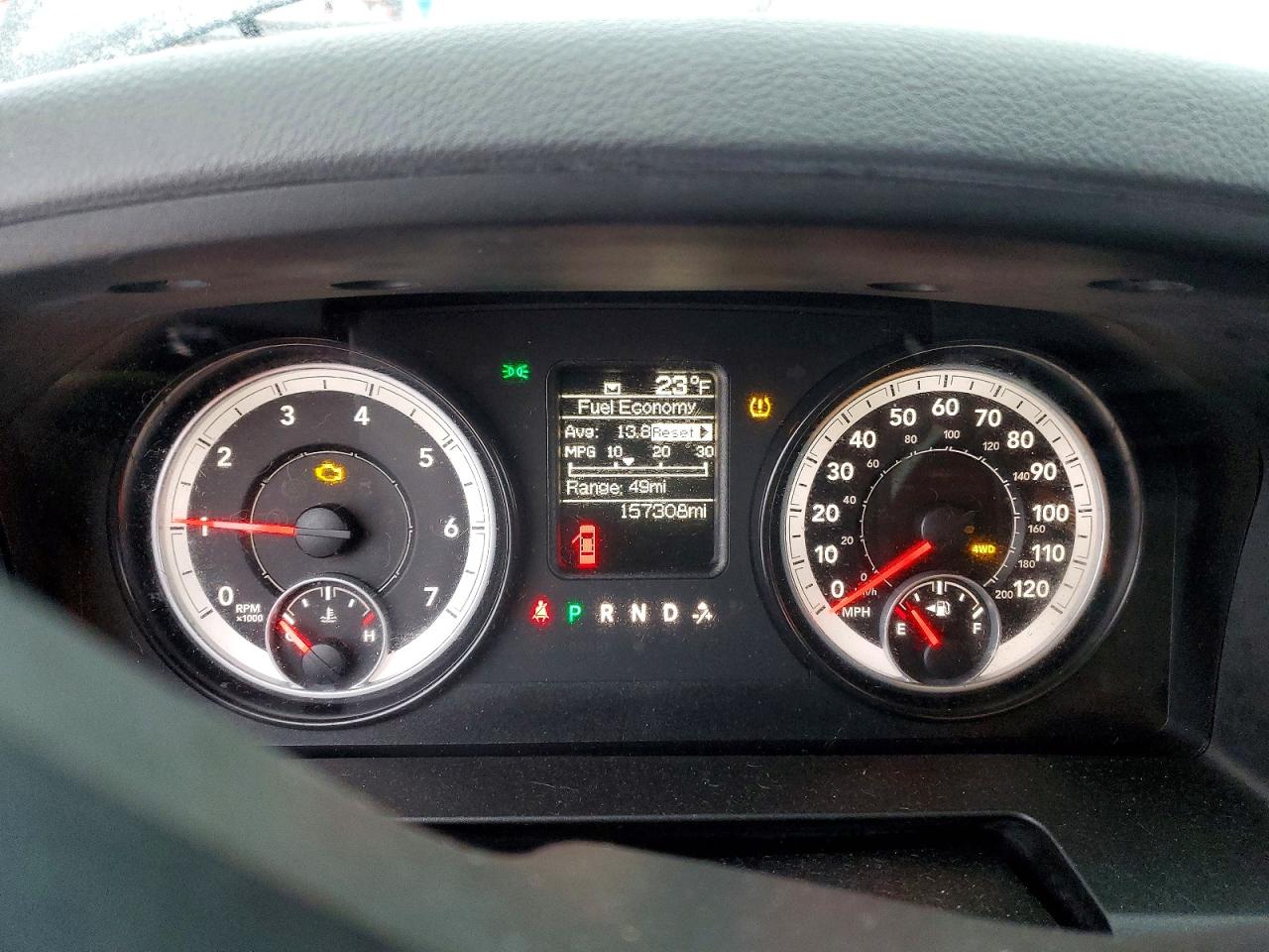 2014 RAM 1500 ST photo 9