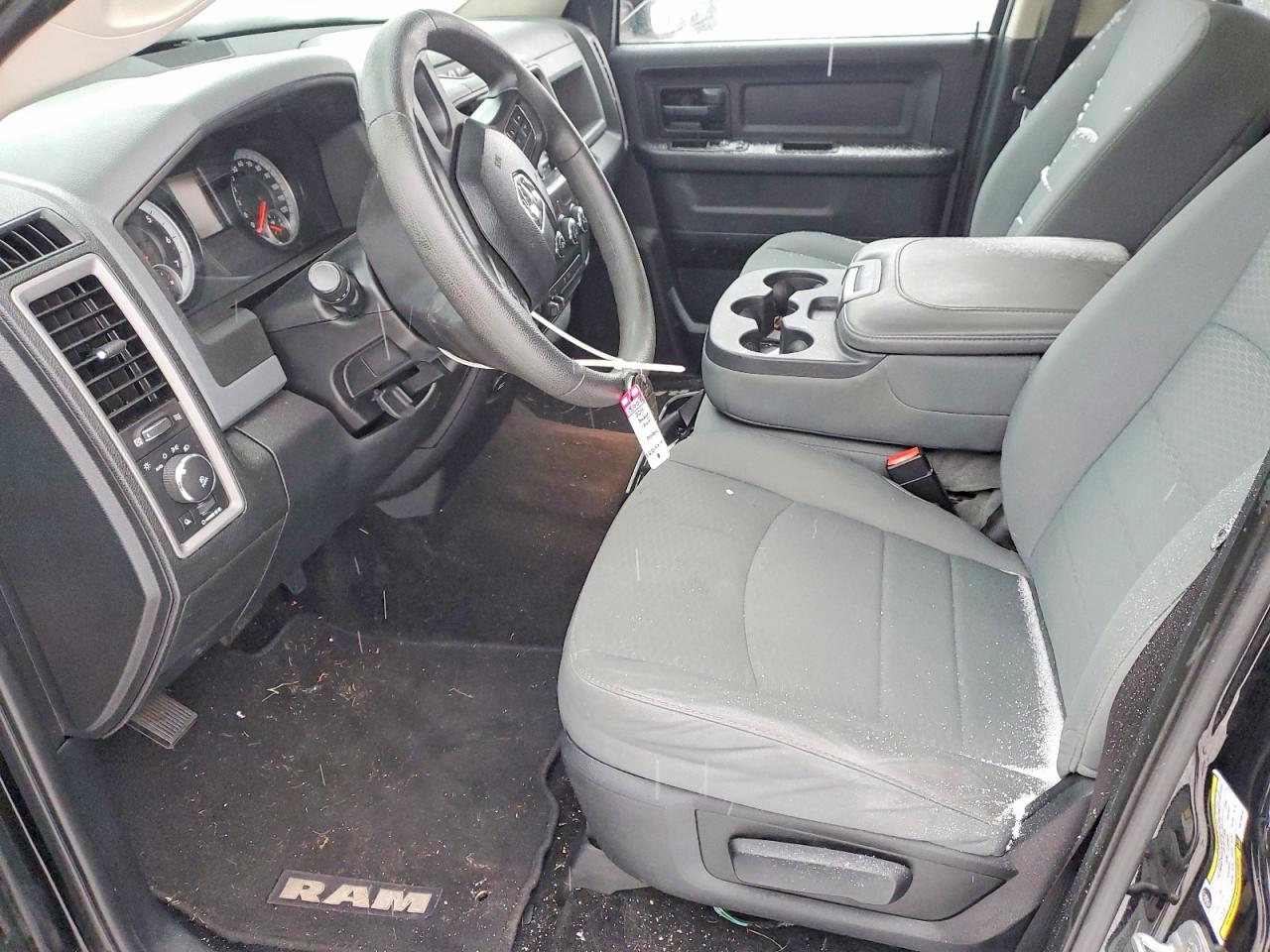 2014 RAM 1500 ST photo 7