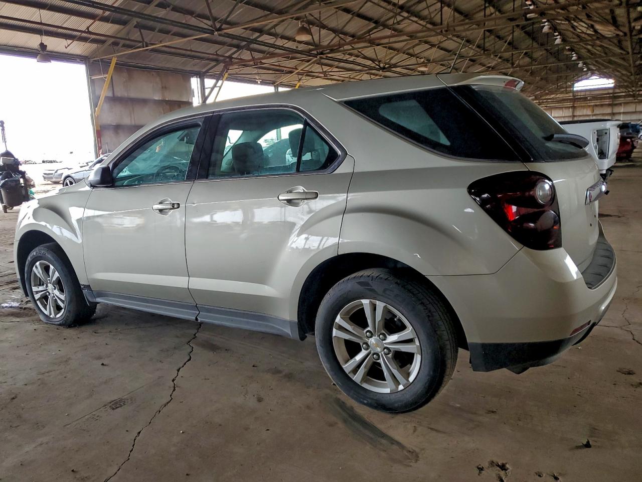 2015 CHEVROLET EQUINOX LS photo 2
