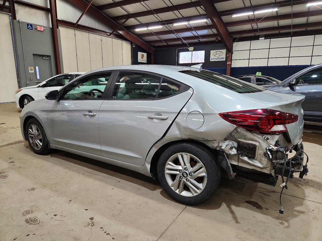 2020 HYUNDAI ELANTRA SEL photo 3