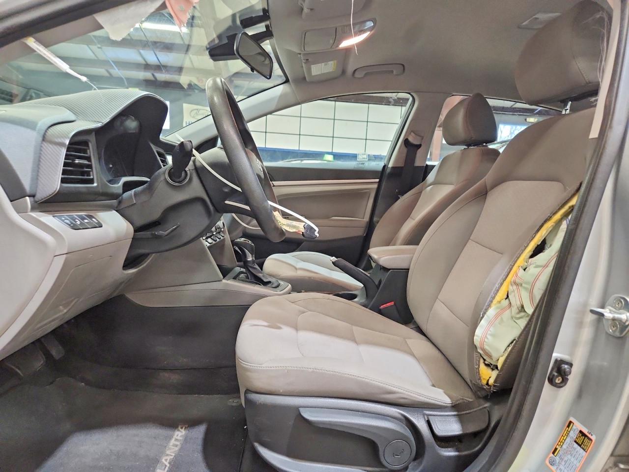 2020 HYUNDAI ELANTRA SEL photo 13