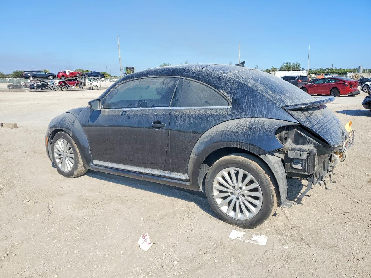 2019 VOLKSWAGEN BEETLE S photo 2