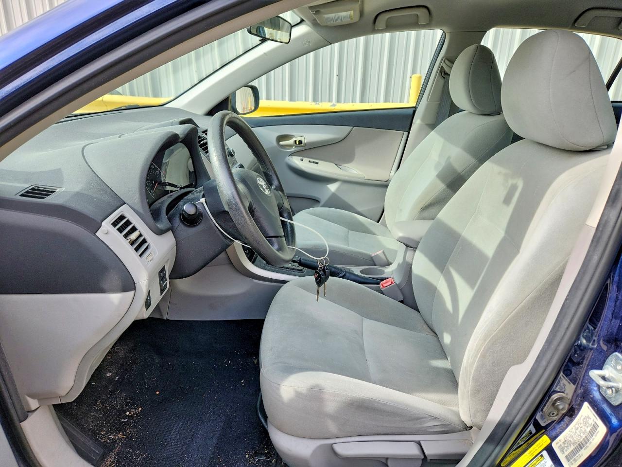 2013 TOYOTA COROLLA BASE photo 7