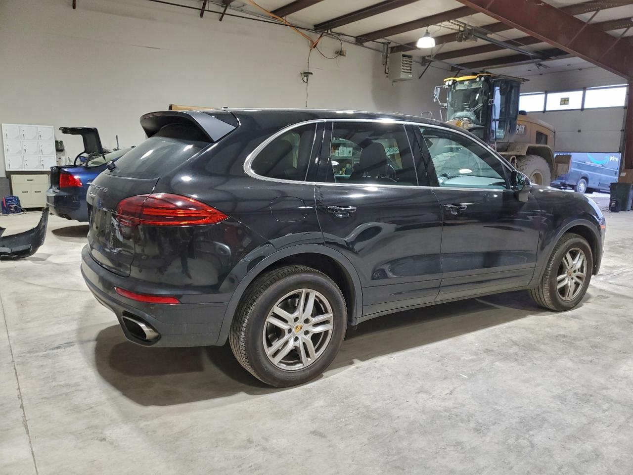 2016 PORSCHE CAYENNE photo 3