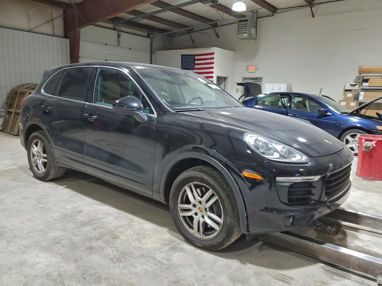 2016 PORSCHE CAYENNE photo 4