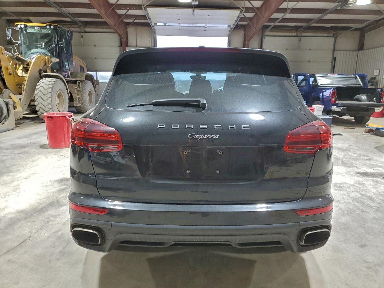 2016 PORSCHE CAYENNE photo 6