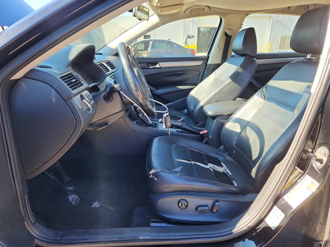 2014 VOLKSWAGEN PASSAT SE photo 7