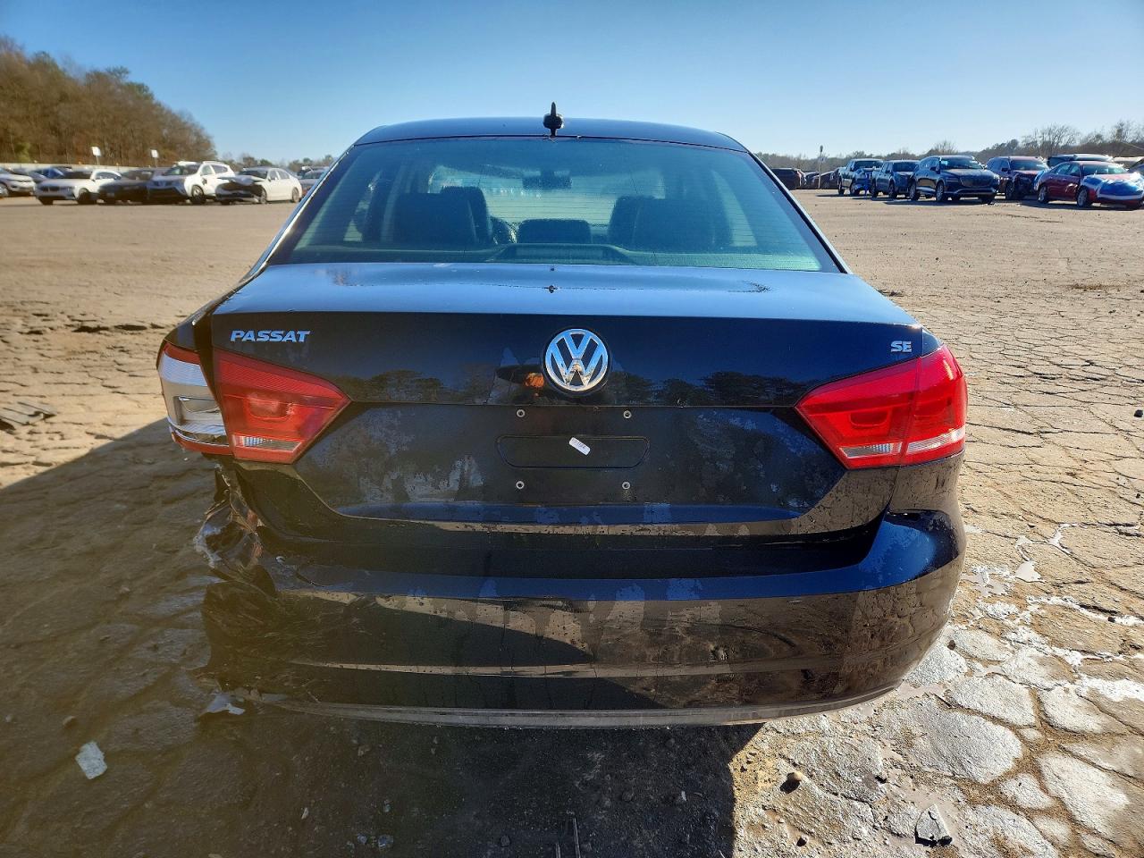 2014 VOLKSWAGEN PASSAT SE photo 6