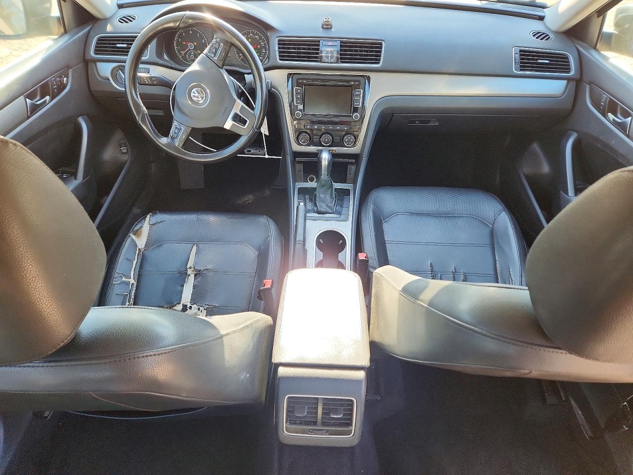 2014 VOLKSWAGEN PASSAT SE photo 8