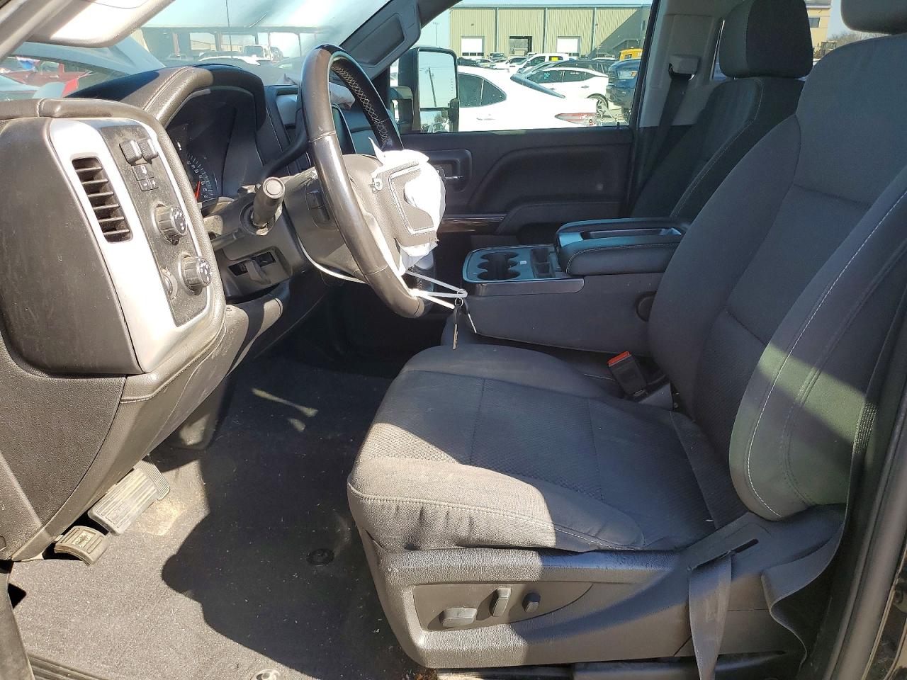 2019 GMC SIERRA K2500 SLE photo 19