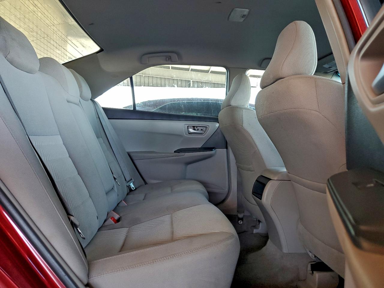 2016 TOYOTA CAMRY LE photo 28