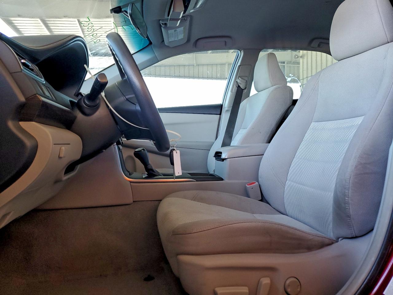 2016 TOYOTA CAMRY LE photo 19