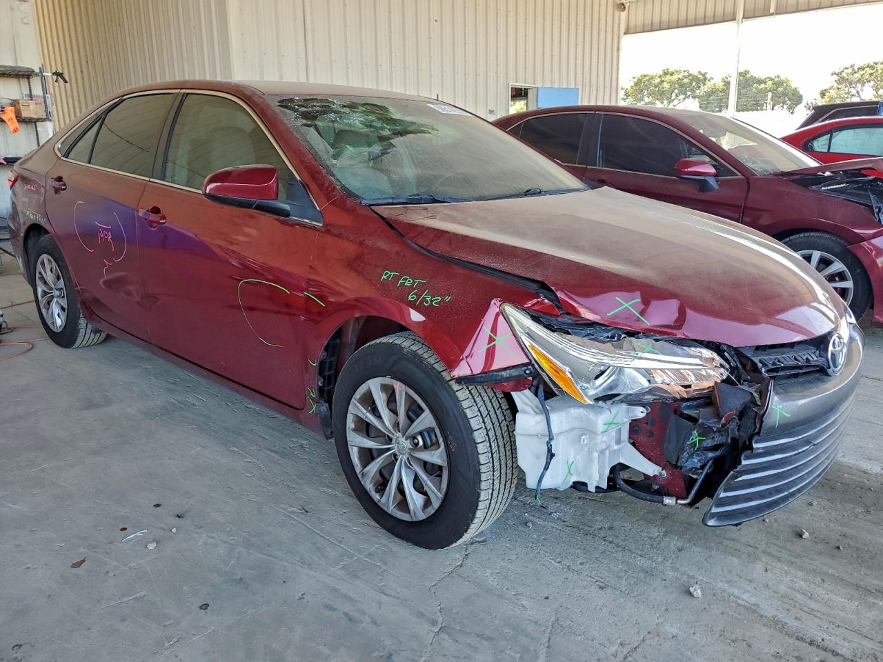 2016 TOYOTA CAMRY LE photo 10