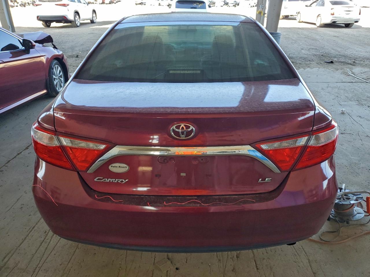 2016 TOYOTA CAMRY LE photo 16
