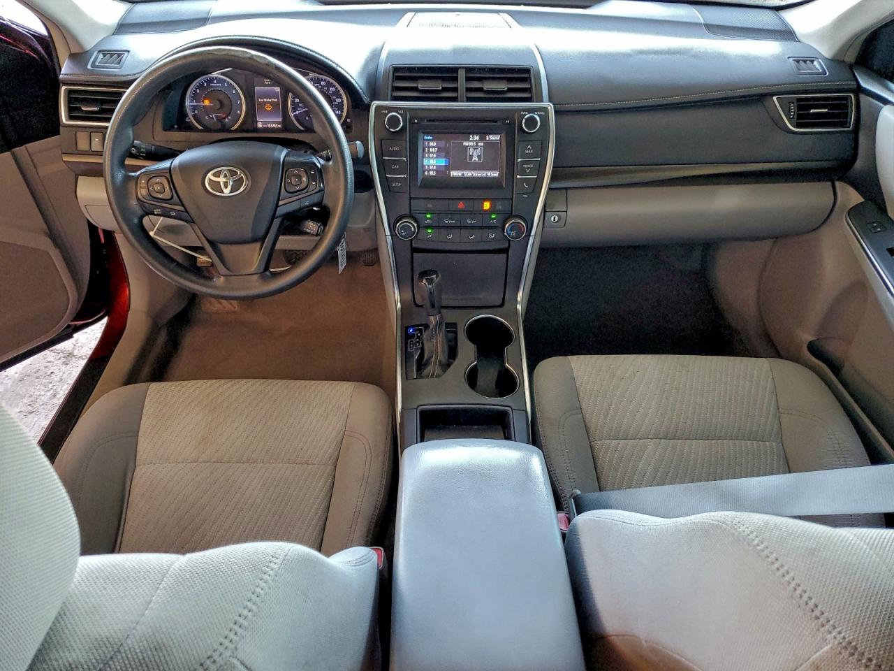 2016 TOYOTA CAMRY LE photo 22
