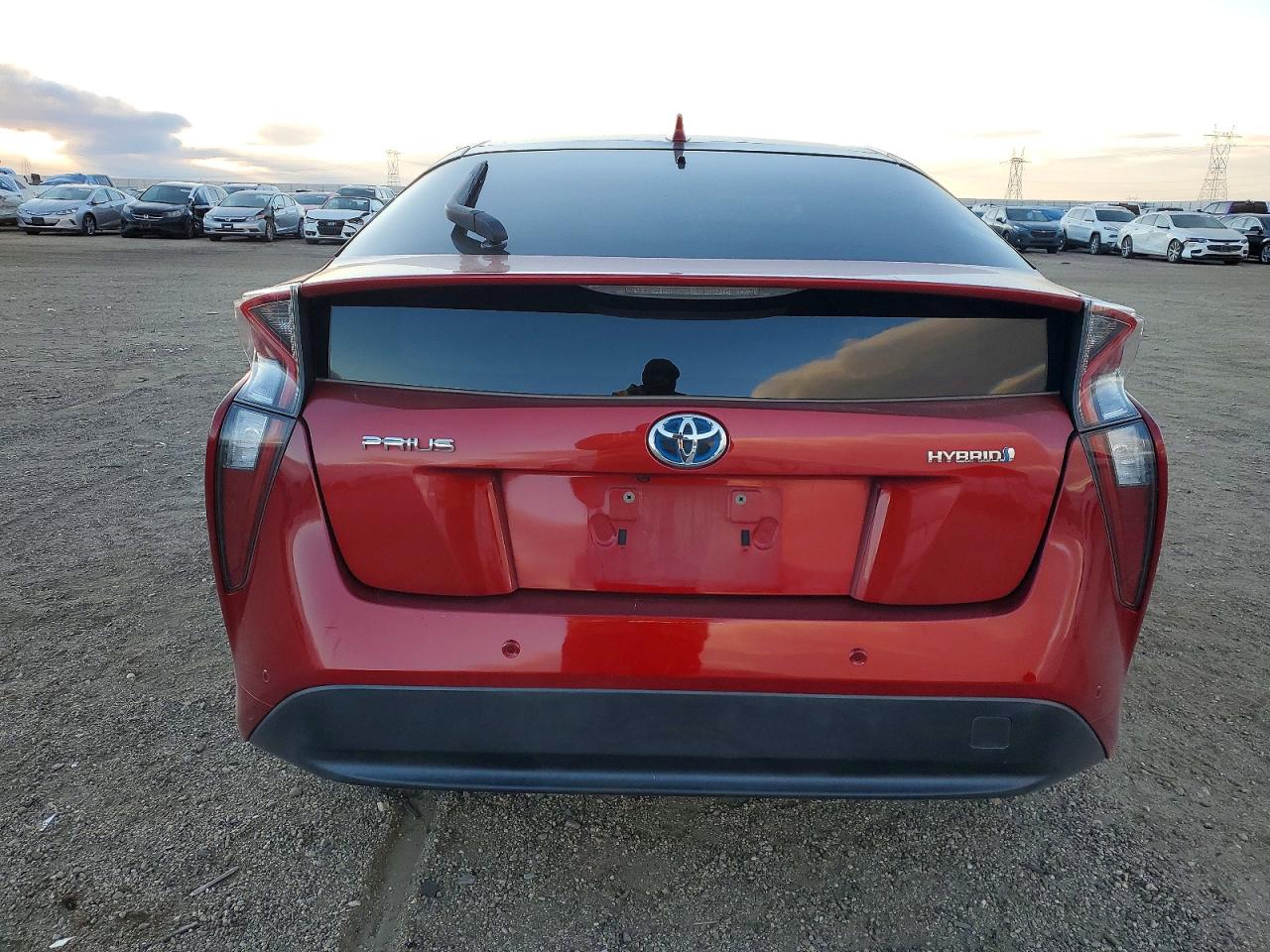 2018 TOYOTA PRIUS photo 6