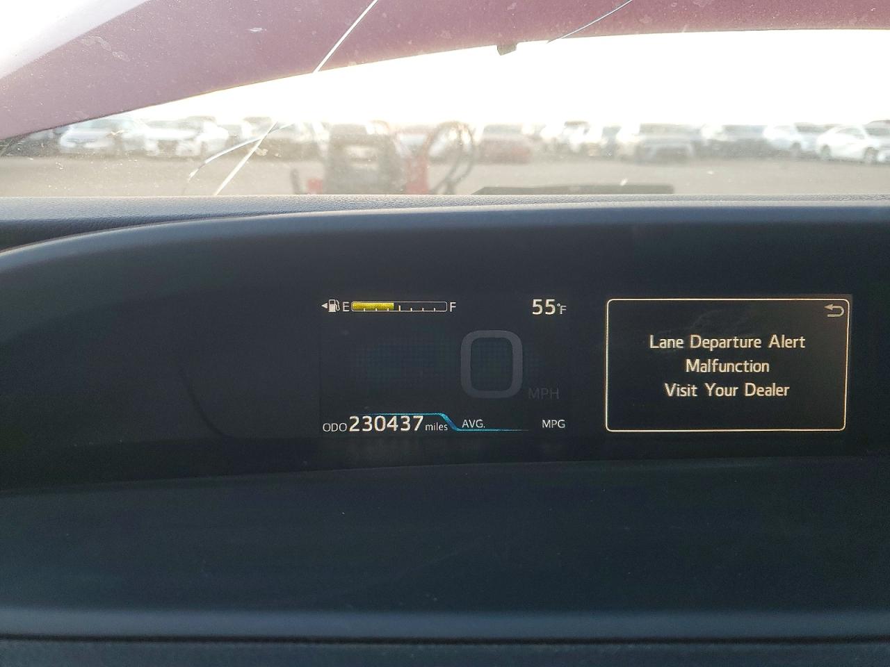 2018 TOYOTA PRIUS photo 9