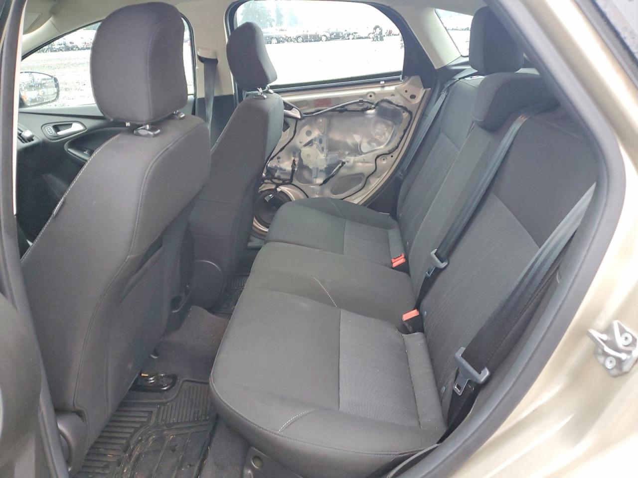 2017 FORD FOCUS SE photo 10