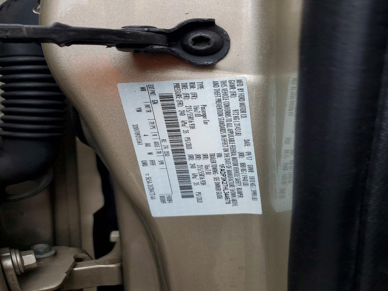 2017 FORD FOCUS SE photo 12
