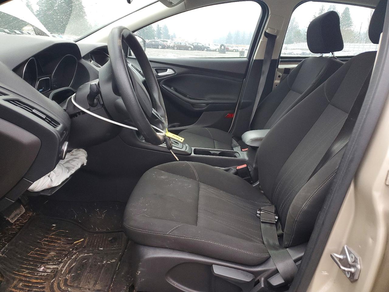 2017 FORD FOCUS SE photo 7