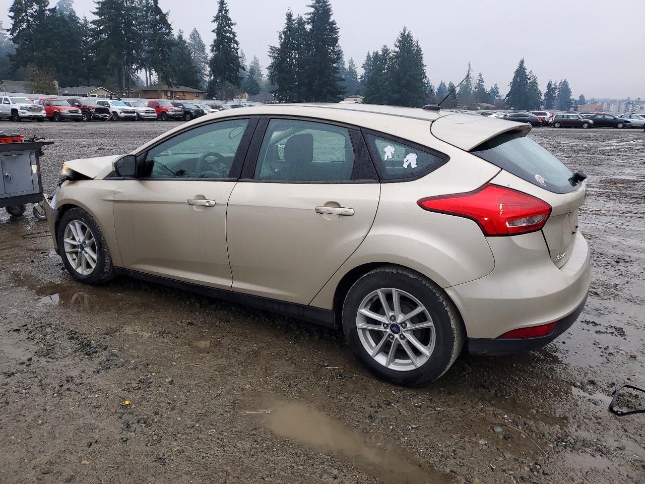 2017 FORD FOCUS SE photo 2