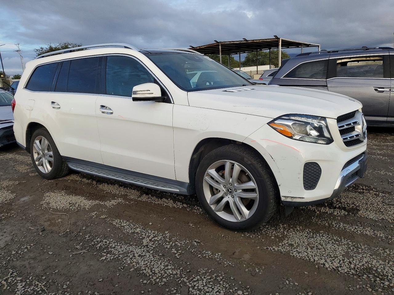 2017 MERCEDES-BENZ GLS 450 4MATIC photo 4