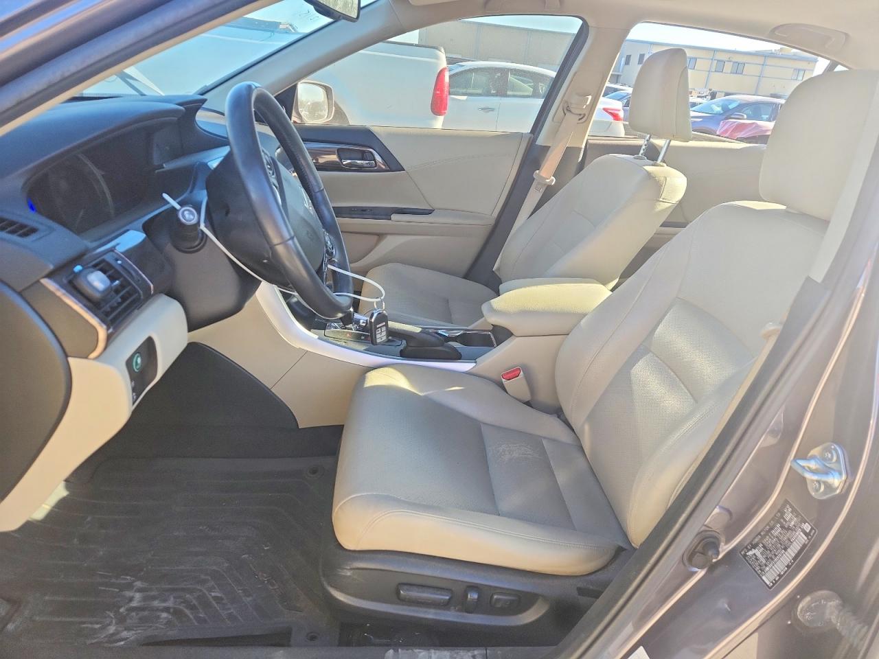 2017 HONDA ACCORD HYBRID EXL photo 13