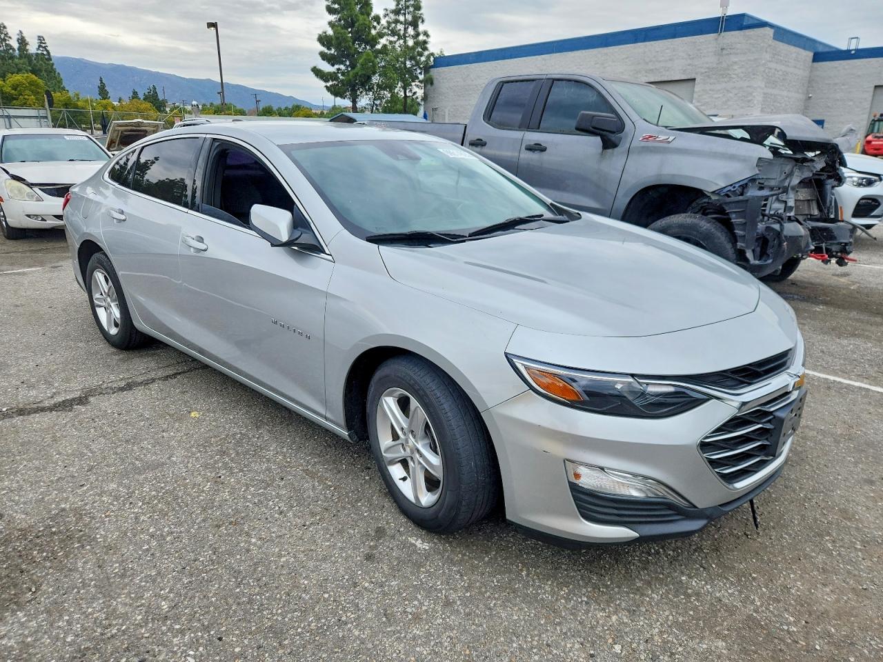 2020 CHEVROLET MALIBU LS photo 4