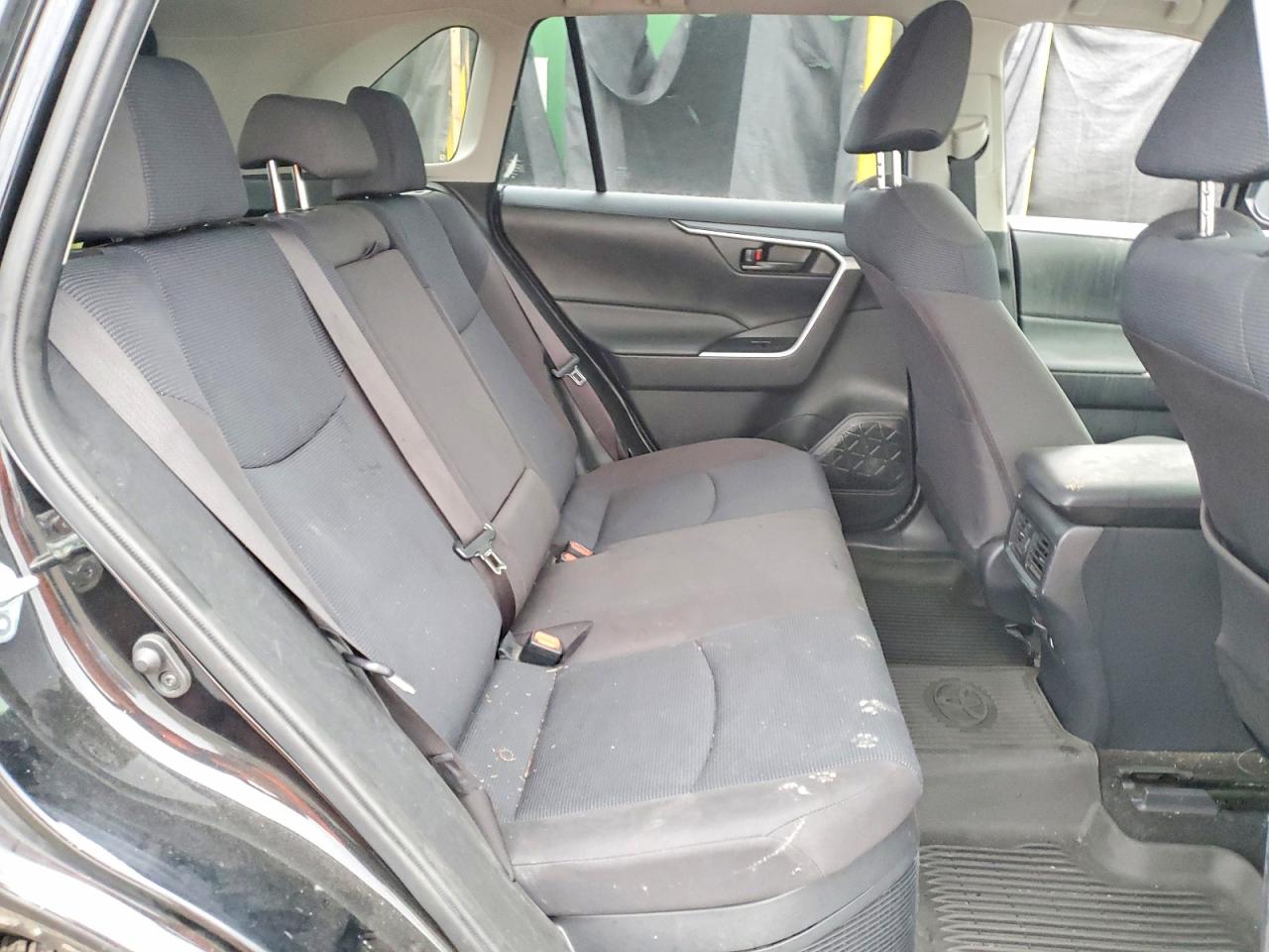 2021 TOYOTA RAV4 LE photo 11