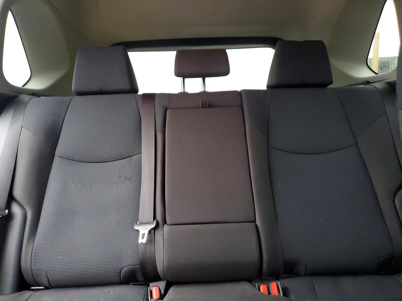 2021 TOYOTA RAV4 LE photo 10