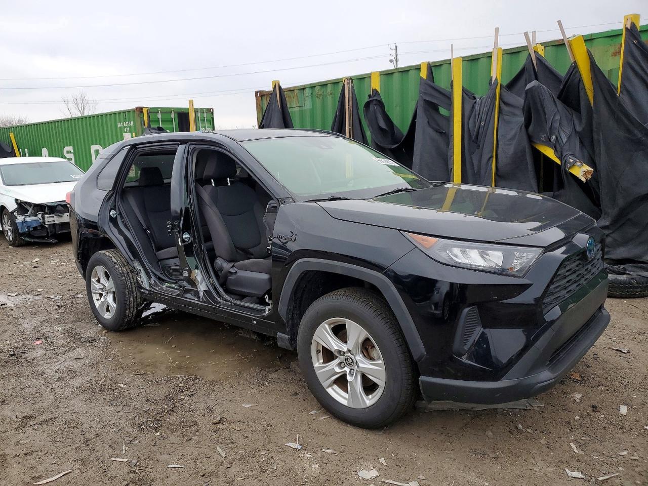 2021 TOYOTA RAV4 LE photo 4
