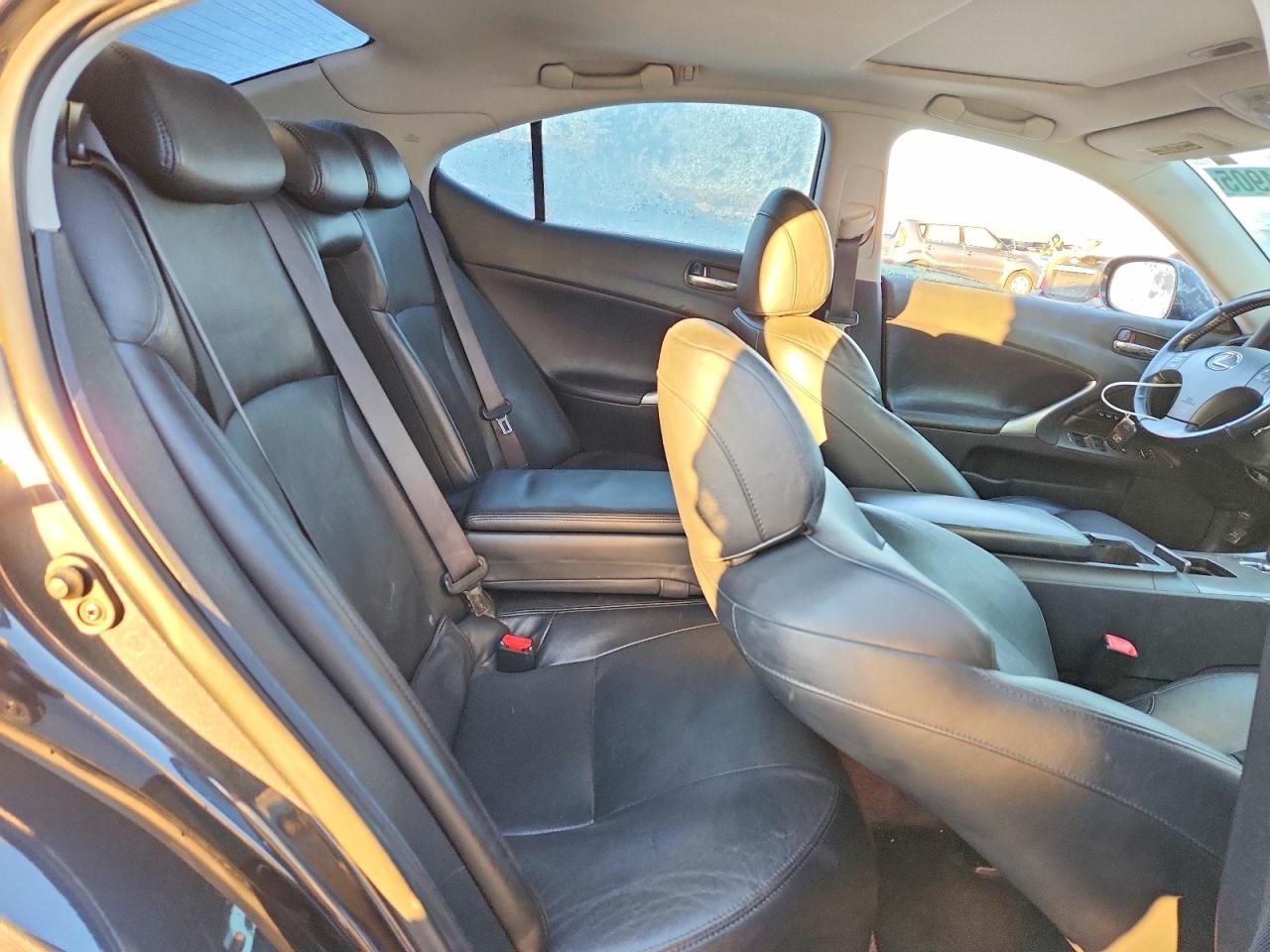 2006 LEXUS IS 350 photo 10