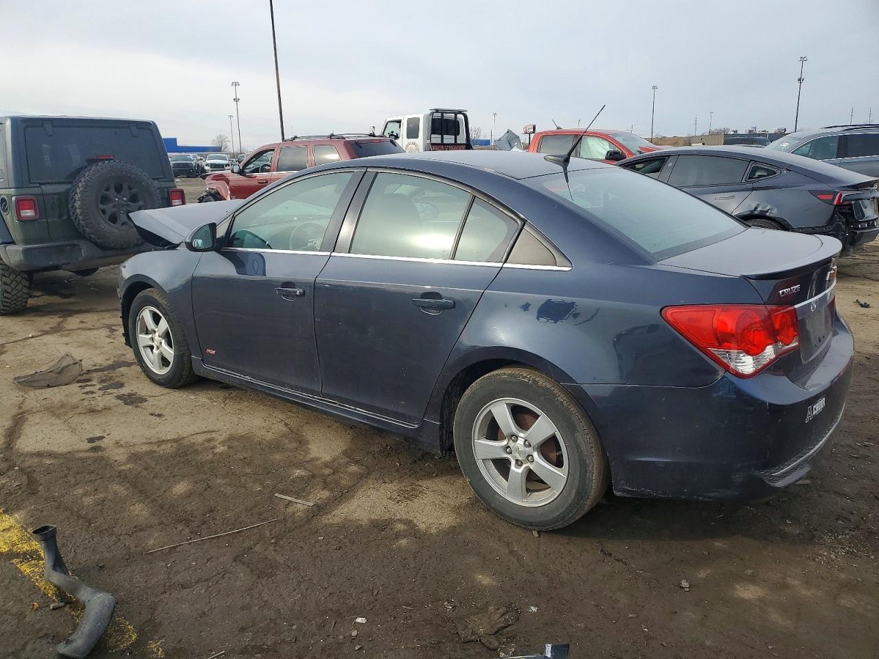 2014 CHEVROLET CRUZE LT photo 2