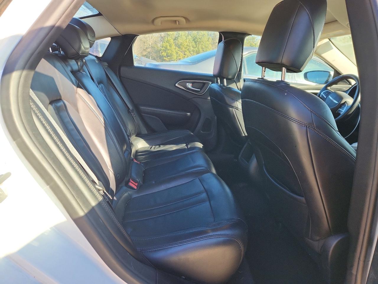 2015 CHRYSLER 200 photo 10