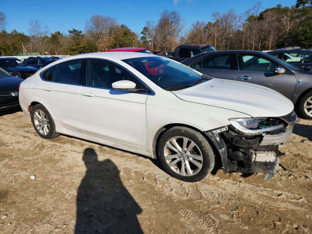 2015 CHRYSLER 200 photo 4