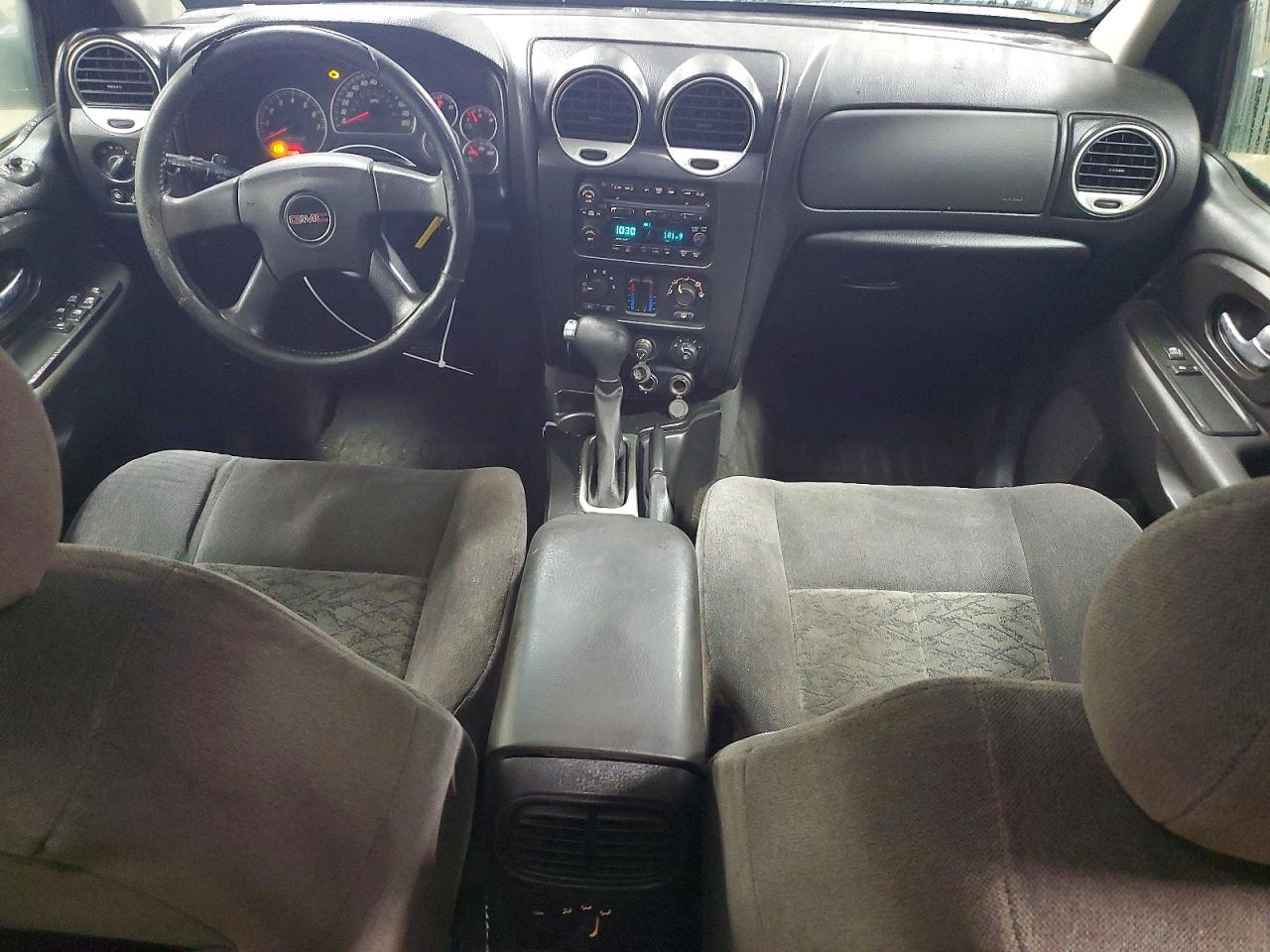 2005 GMC ENVOY photo 8